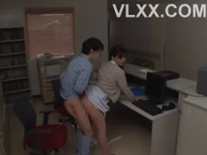 Bài học về cơ thể phụ nữ của cô em kế cho anh trai độc thân ngây thơ