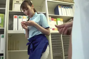 Ông chồng nợ nần vì làm ăn thất bại, vợ yêu lén đi bán dâm để kiếm tiền